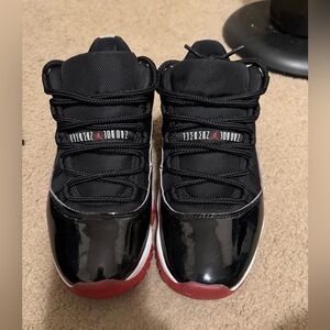 2025 Jordan 11 Low Bred Men’s size 9